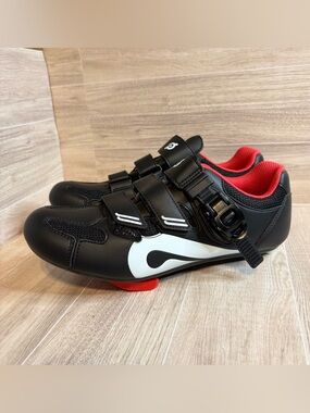 Peleton Cycle Shoes with Cleats EU 40 Women 9 Men 7